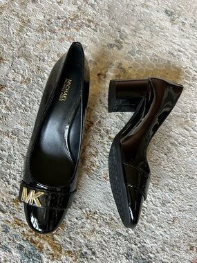 Michael Kors Black Patent Leather Block Heel Pumps with Gold MK Accent | NWOT